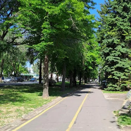 Szilfák Apartamento *