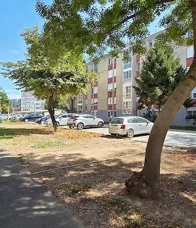 Szilfak Apartment